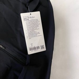 Open stride run bomber lululemon